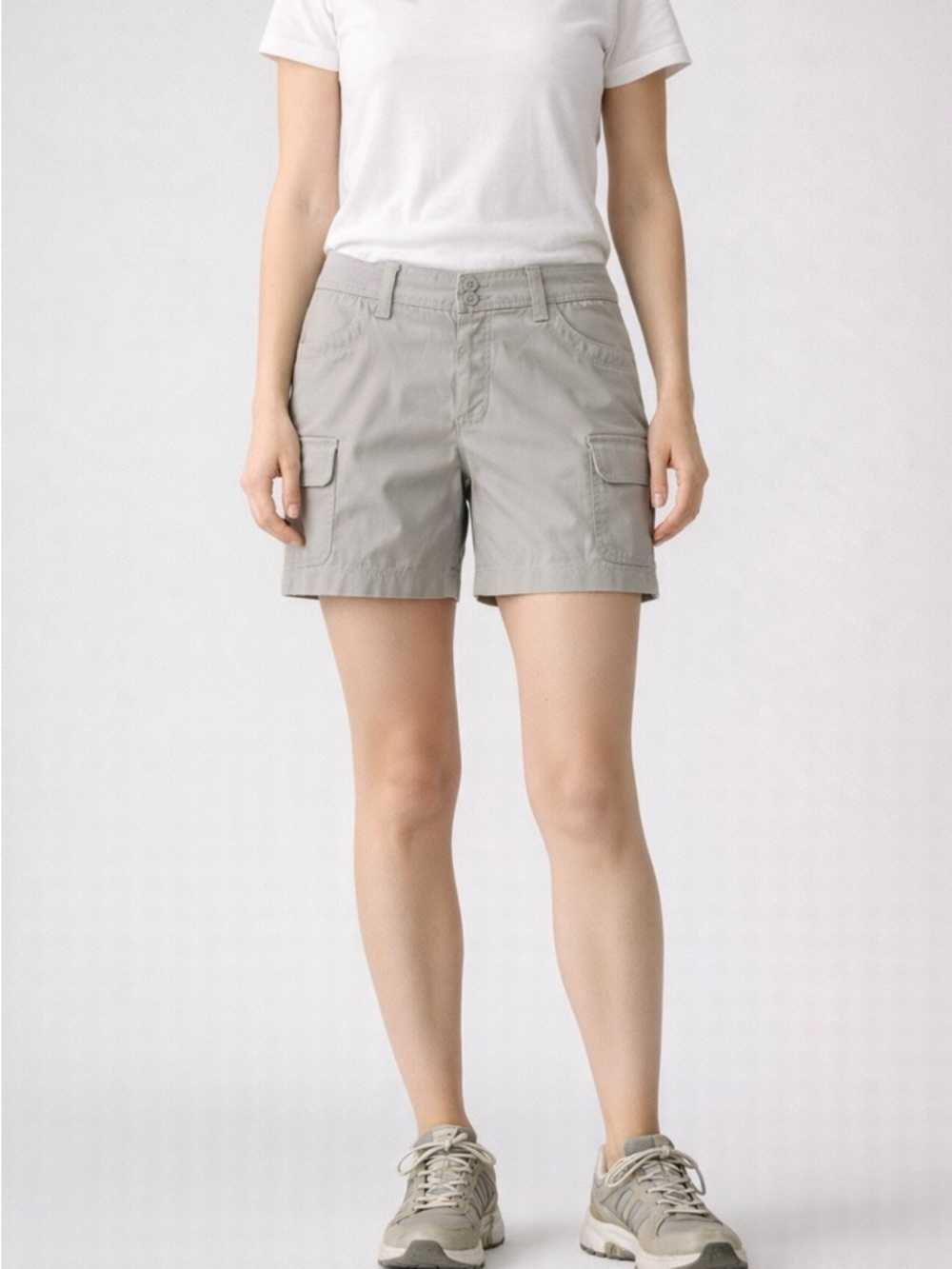 Eddie Bauer Women's Light Gray Cargo Shorts US 10